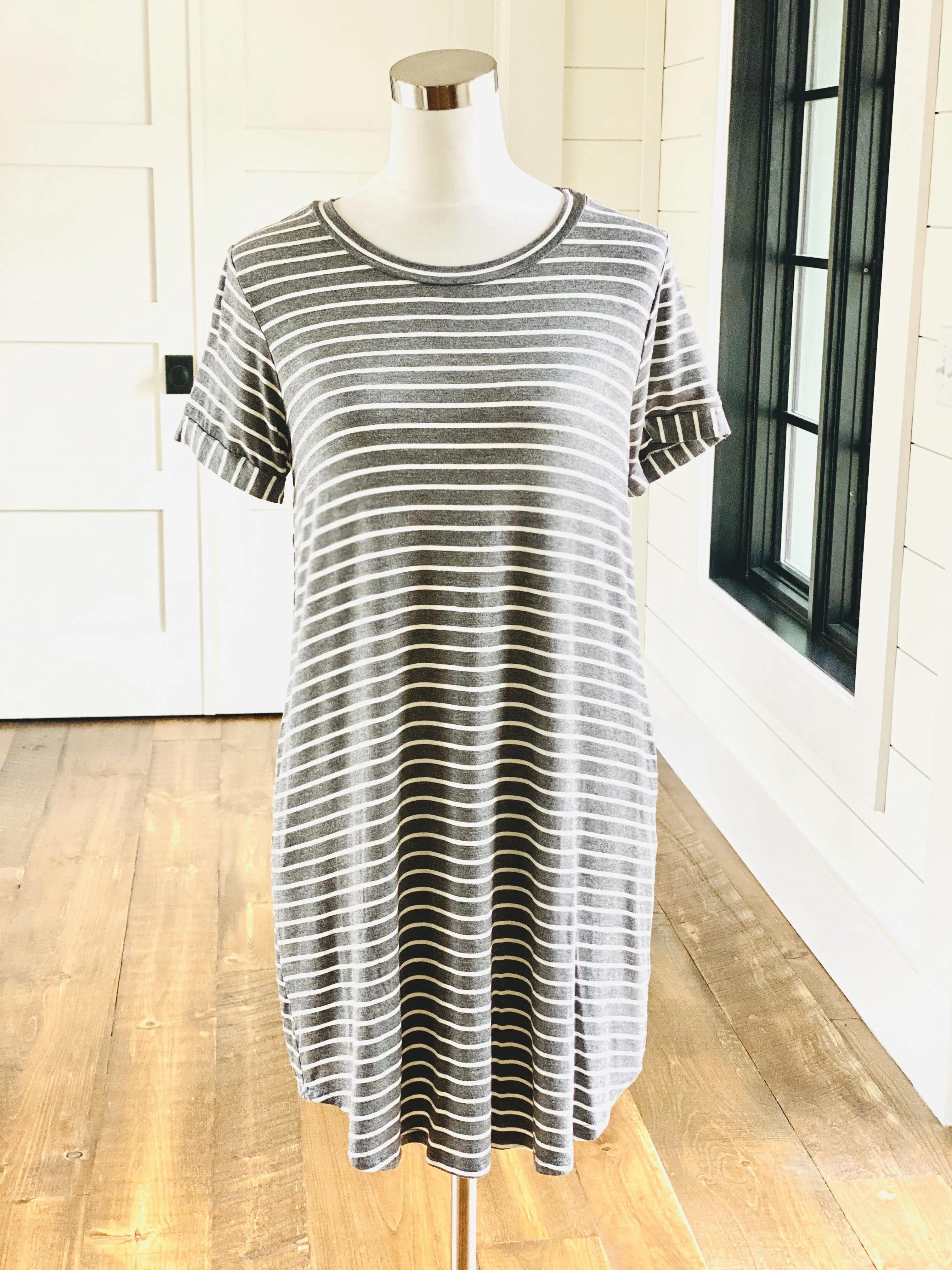 AIDEN BUTTON BACK DRESS